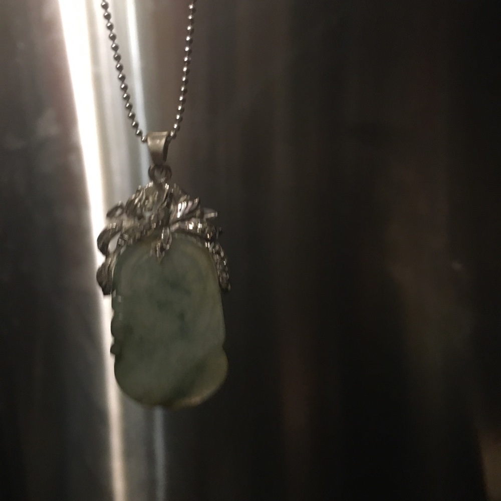 Carved Jade Necklace-403 $35 or $30 w/offer - Picture 3 of 4